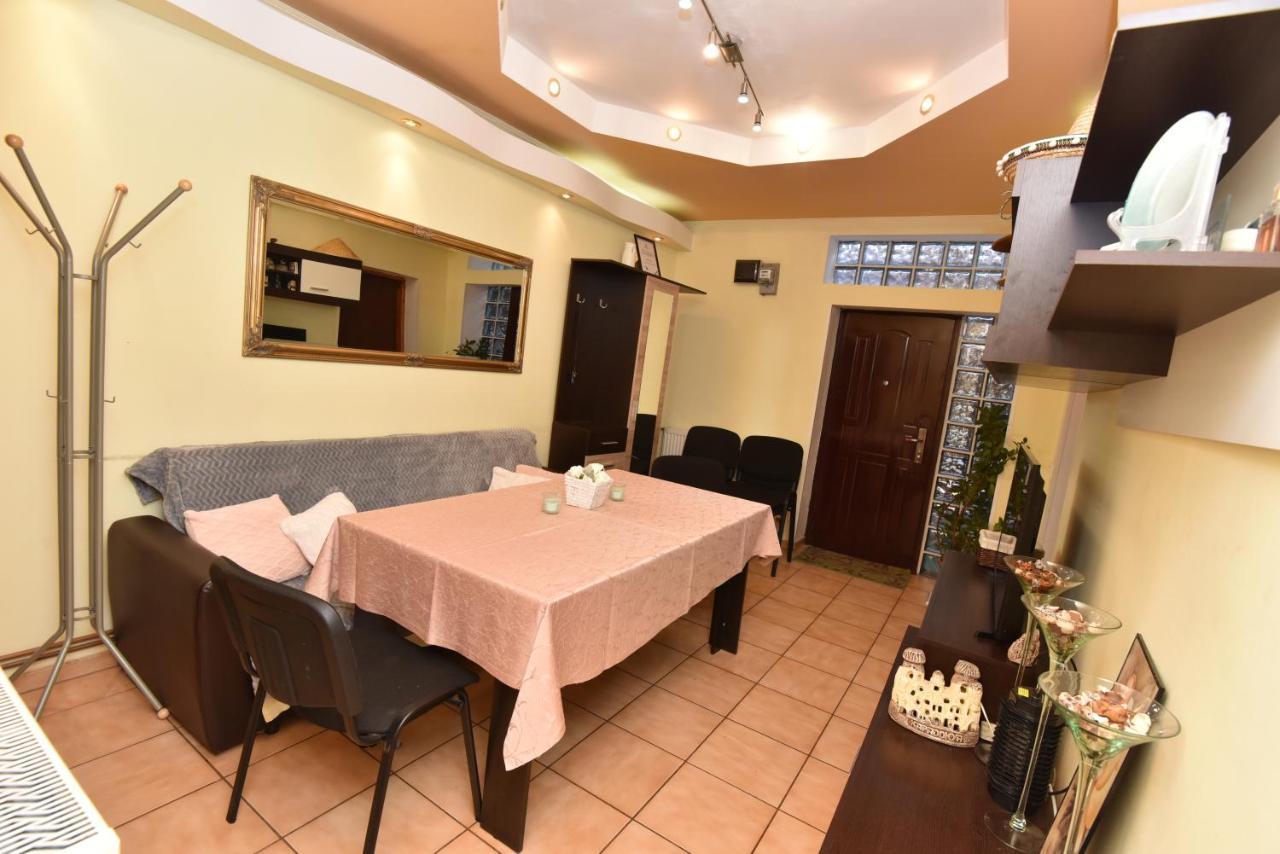 Casa Tudor بوستين المظهر الخارجي الصورة